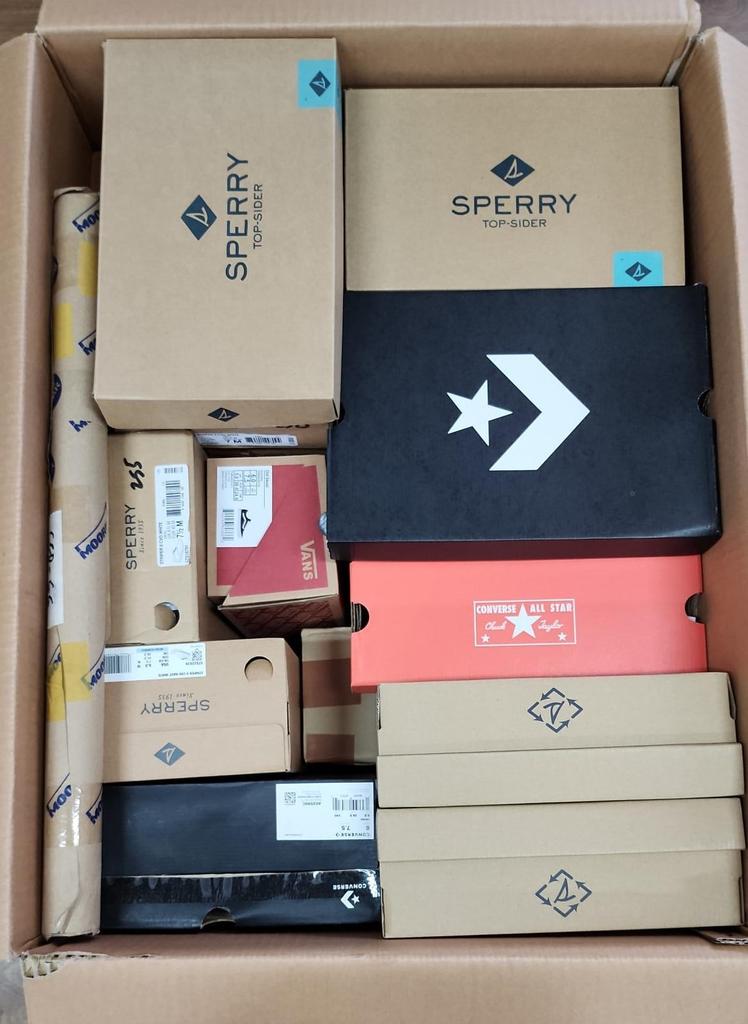 CCDebilShop's tweet photo. BOX #46 UPDATE
PICK-UP DATE : SEPT. 14, 2022
ETD : SEPT. 21, 2022
ETA : NOV. 2, 2022
BOX # : 1 REGULAR BOX
Thank you for still choosing CCD SHOP 😊
#CCDShop_Update https://t.co/TpDa9OEEGc
