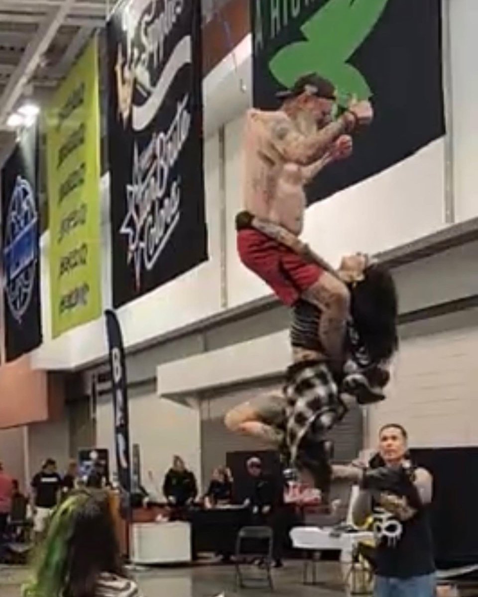 Don_Caskey's tweet photo. What a rush, NGN Suspension at The 2nd Annual Nashville Tattoo Arts Festival!! #getdond #yolo #tattoostoheaven #strangerink #fyp #life #celebrationoflife #friends #nashville #fuckcancer https://t.co/pkLuOMSas5