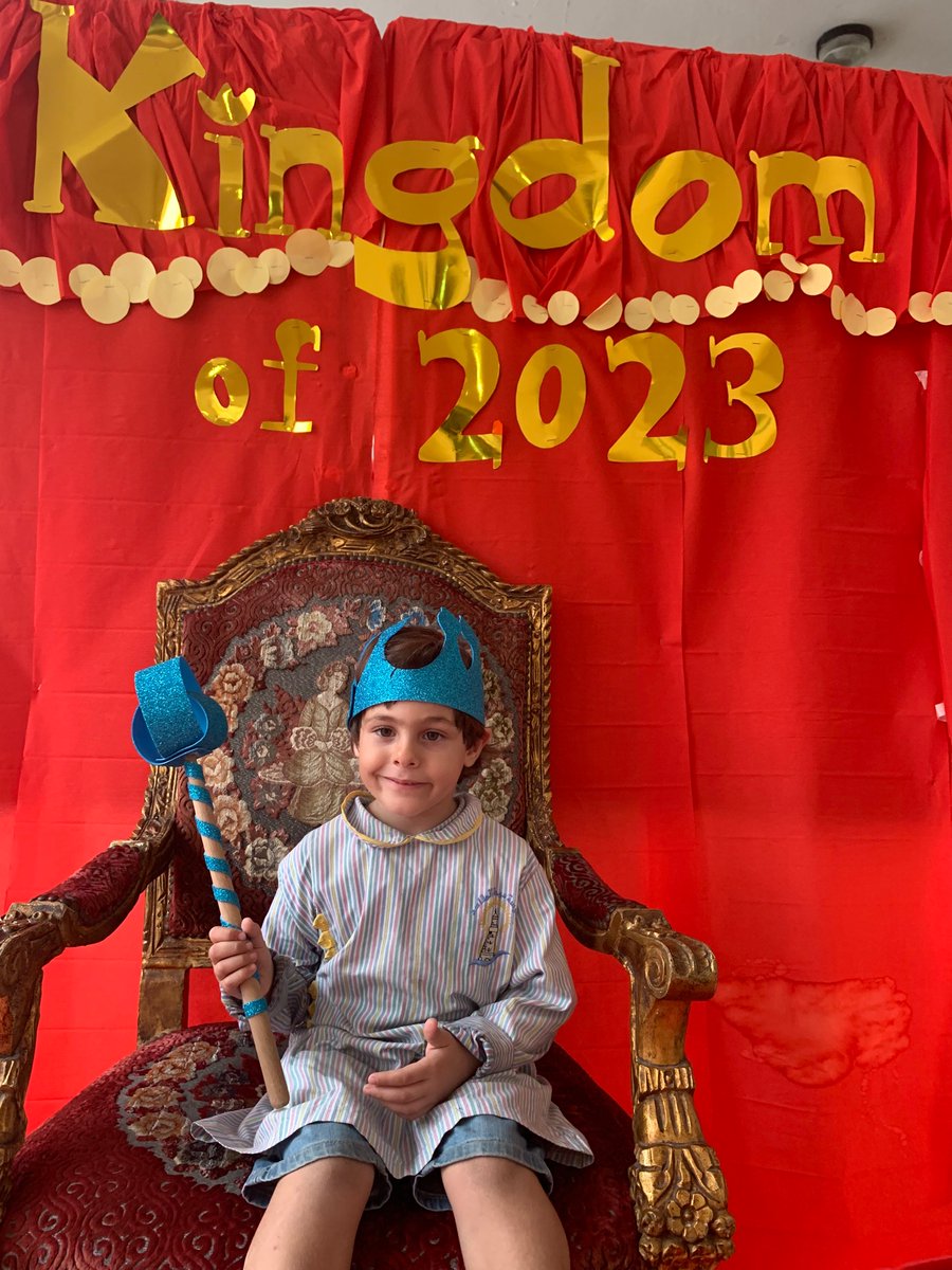 mrs_assi's tweet photo. We are the Kings and Queens of Kindergarten! 👑
#Think_and_Act_Like_a_King
#Preschool_Department
#firstdayofschool
@FThaalby 
@makdawhaschool https://t.co/236yiR8LW3