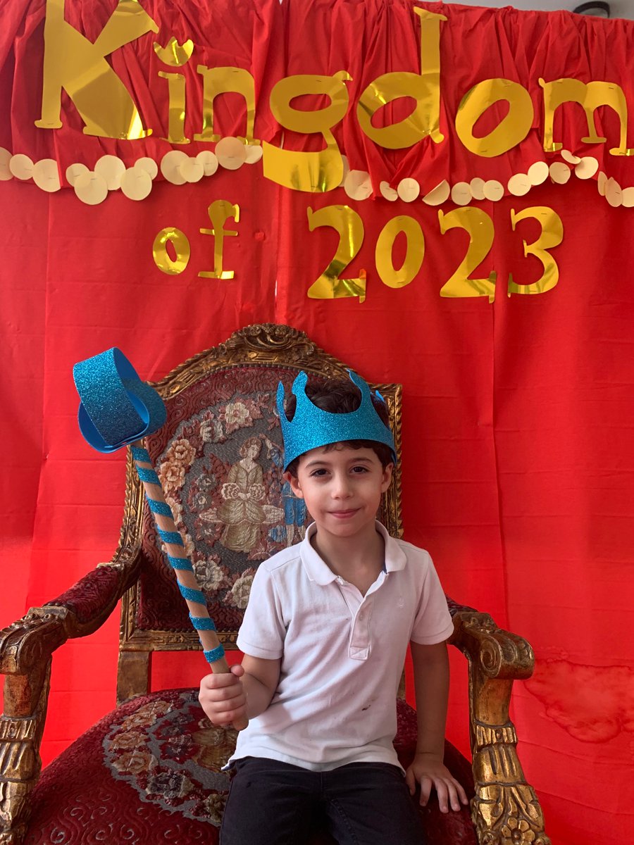 mrs_assi's tweet photo. We are the Kings and Queens of Kindergarten! 👑
#Think_and_Act_Like_a_King
#Preschool_Department
#firstdayofschool
@FThaalby 
@makdawhaschool https://t.co/236yiR8LW3
