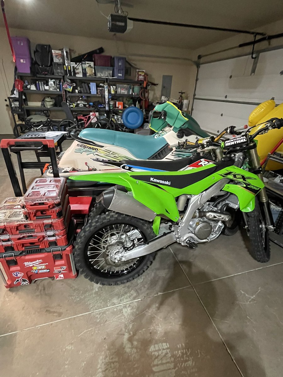 TheLordGolden's tweet photo. Oops accidentally got a new kawi…might have to upgrade Christopher’s to match 😝 https://t.co/MyqXIlQYP6