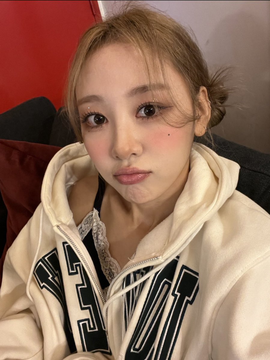 yveryhour's tweet photo. 🍎 https://t.co/oK1evAnGxl