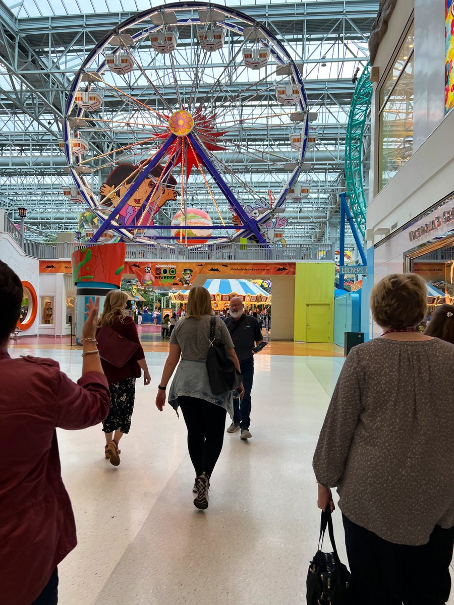 PRSANebraska's tweet photo. Some of our #PRSANE members are attending the @PRSAMidwest District Conference in Minneapolis. Things kicked off yesterday afternoon with an incredible VIP tour of @mallofamerica. @MinnesotaPRSA welcomed attendees with a networking reception last night. #PRSAMDC #TCShakeup https://t.co/GCaJgnxDOG