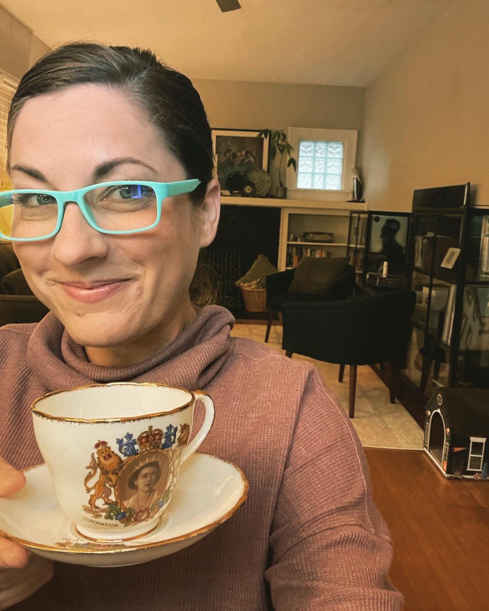 Ashley_B_Eason's tweet photo. Last year, some of my great grandmother’s belongings were passed down to me, including a fabulous collection of tea cups. They had been packed away in boxes for decades, and today many of them are displayed in my home. (1/4) https://t.co/lUSKR4opyK