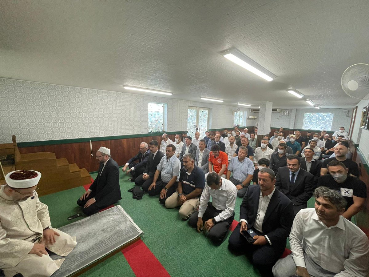 DIBAliErbas's tweet photo. Japonya Gifu Fatih Camii’nde hemşehrilerimizle bir araya geldik.

Yaşadığımız çağı anlamlı kılmak geleceğe iyi bir miras bırakmakla mümkündür. Bu miras amel defterlerimizi hayırla doldurmak, ibadetlerimizi ihmal etmemek, nesillerimizi iyi bir şekilde yetiştirmektir. https://t.co/lI0aokSh73
