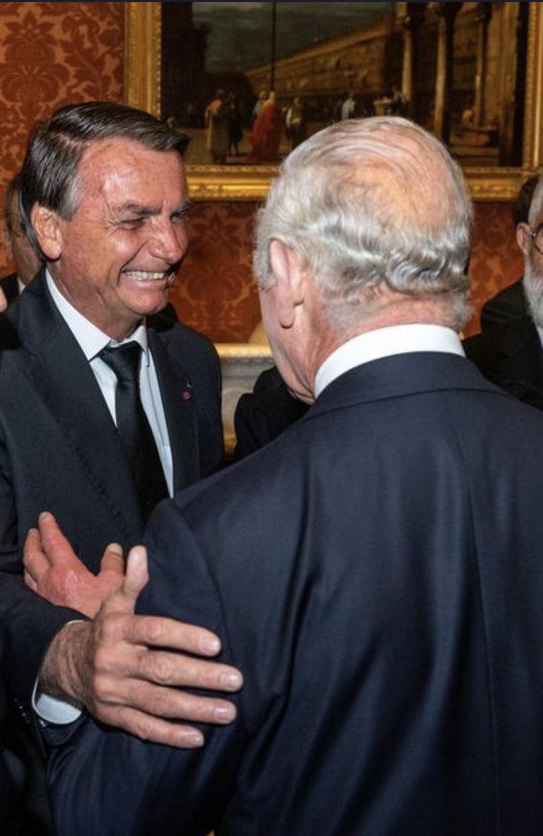 GuedinhoeFans's tweet image. O Rei.
E o bobo da corte. 🤡