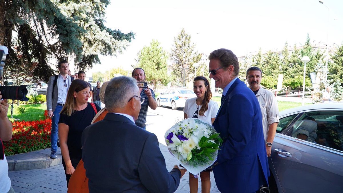 EUDelegationTur's tweet photo. #HareketlilikHaftası etkinlikleri Kayseri'de devam ediyor!🚋Büyükelçi Meyer-Landrut @KayseriBSB Başkanı Dr. @baskanmemduhbyk 'ı makamında ziyaret etti. Sonrasında Büyükelçi&amp; @KayseriBSB Başkanı, Dışişleri Bakan Yrd BE @frkkymkc &amp;Çek Cumhuriyeti BE Pavel Vacek ile bir araya geldi https://t.co/L2HTArvFax