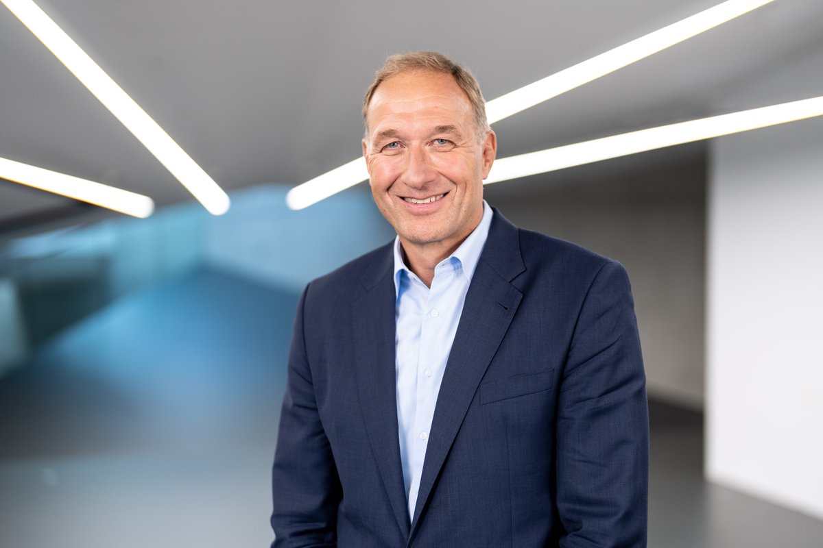 The MAHLE Supervisory Board has appointed Arnd Franz to become #CEO of the #MAHLE Group. Franz has been CEO of LKQ Europe GmbH, Zug (CH) since 2019 and is now returning to MAHLE, where he had previously worked for 18 years. He will take up his position on November 1, 2022
