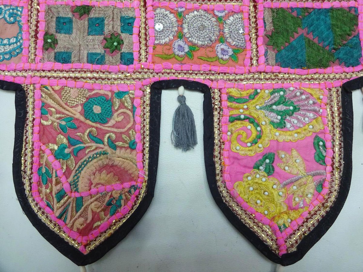 www_hutse_com's tweet photo. #handmade #onlineHandicrafts #hutse #indian #handicraft #ebay #DoorValance #HomeDecor #wallHanging #vintage #wallart #walldecor #decor #cotton #artforsale #patchwork #smallbusiness #crafts #instagood #beautiful #artwork #door #VC42
https://t.co/687YqoWovm https://t.co/vnJCaKVC9f