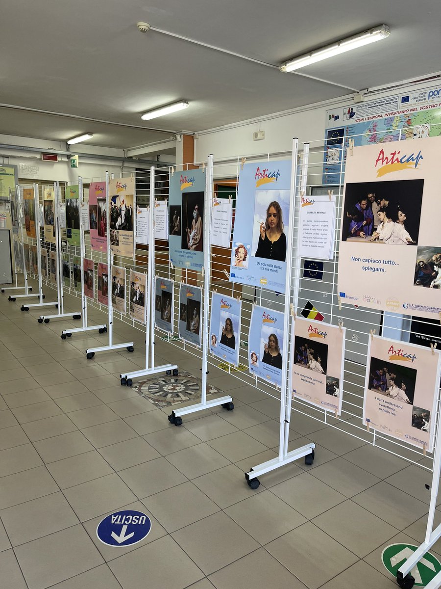 La campagne « Le handicap à l’école en Europe c’est quoi ? » et la première phase de la campagne « ARTICAP à l’œuvre » s’exposent à l’@ITECalabretta de Soverato 🇮🇹 dans le cadre de la 4ème mobilité de notre projet <a href="/ErasmusplusFR/">Agence Erasmus+ France / Education Formation</a>.