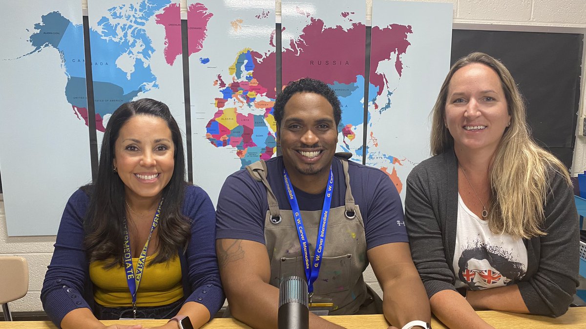 GWCarver_CPS's tweet photo. In honor of Latino and Hispanic Heritage month, Carver’s art teacher, Mr. Jacobs, and part of our EL team, Mrs. Hickey and Mrs. Young highlighted Eduardo Kobra. His murals are incredible. @cpschoolsva https://t.co/4w7sZal6ob