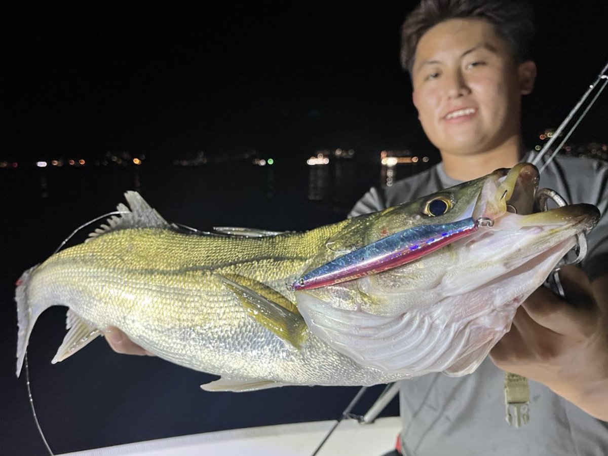 seabassstyle15's tweet photo. 久々にボートシーバス😊
苦手なサヨリパターン‼️
少しは克服できたかな🤣
@marujinangler 
#marujin #マルジン　#qpen https://t.co/y1IHvCIYwC