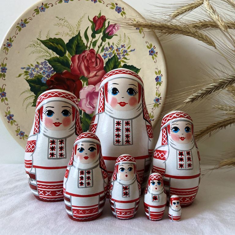 AEVVVHOME's tweet photo. Matryoshka Doll in Belarusian Folk Clothes Set 7 pcs 
🛒
on Amazon: https://t.co/gxY09oNFv1
on our website: https://t.co/5Oj57shAJ8
#matryoshka #nestingdolls #handmade #wooden #ecofriendlytoys https://t.co/SxViPa7vQk