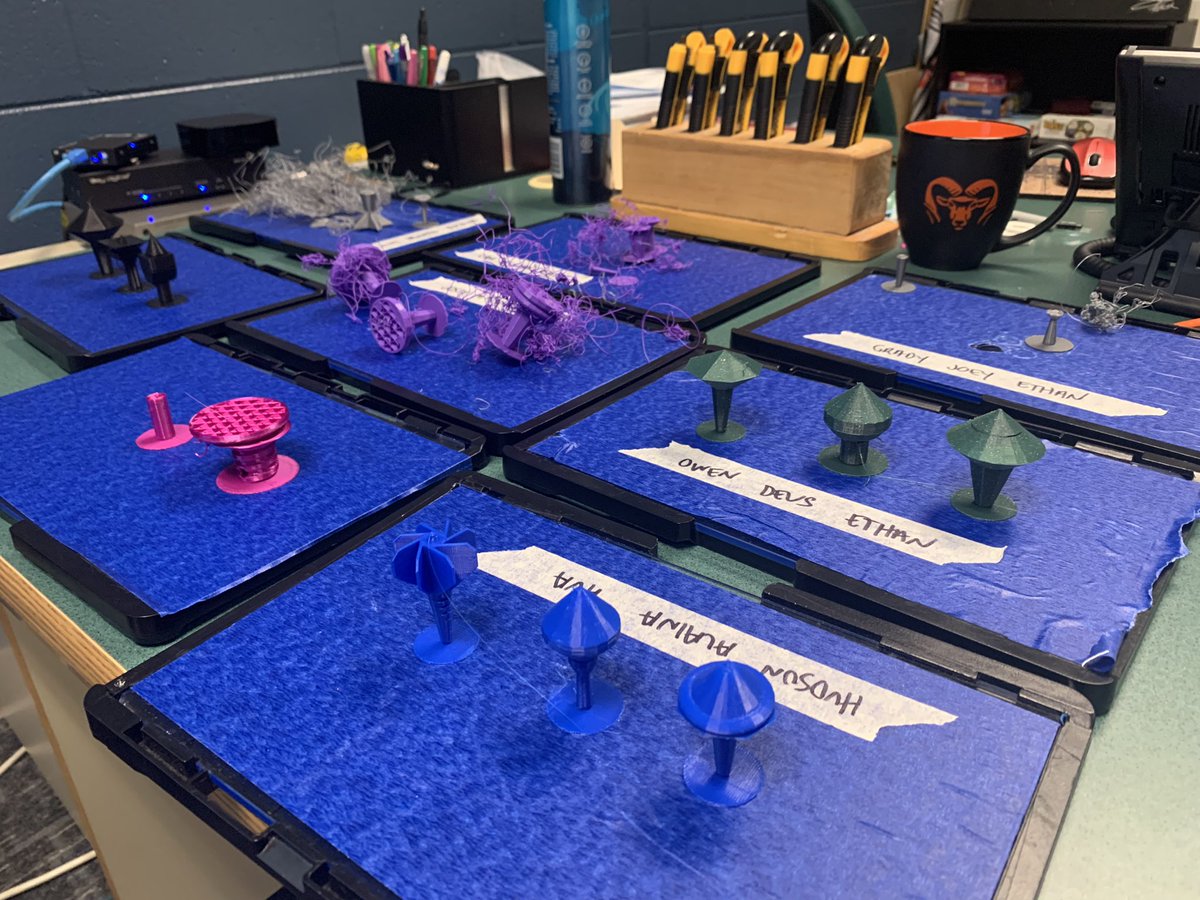 MrGariepy's tweet photo. Just started a @weareprintlab project where Ss redesign our classroom in @tinkercad. Starting w/ observations, S said: “Classic elective room - a little messy, materials everywhere, adds to the  creative vibe” and I’ve never been more proud of the chaos 😆 https://t.co/wf1TvlUQ8a