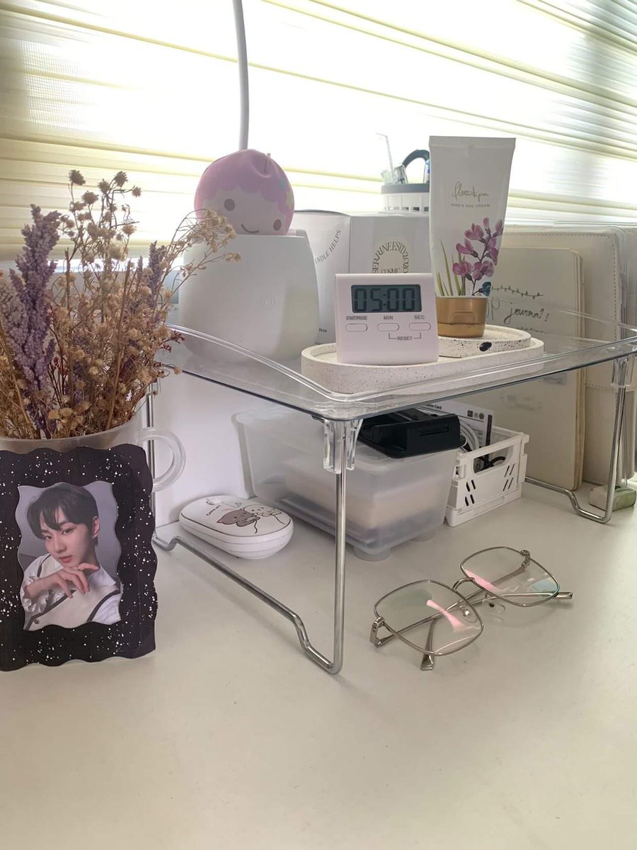 214loveclub's tweet photo. study space 💻🌸 https://t.co/KufkjbyA2d
