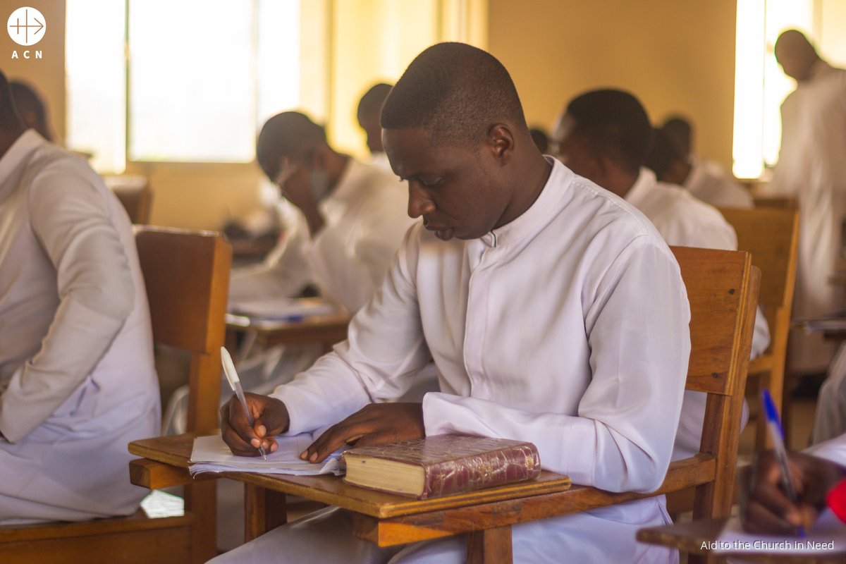 AyudaIglesNeces's tweet image. 🇵🇰 #Pakistan Mons. Travas, Arzobispo de Karachi alerta ante posible hambruna y epidemias debido a las inundaciones. 
🇳🇬 Testimonio de uno de los seminaristas a los que apoyamos.
Hoy a las 21:30👉@TRECEAlDia 
Miércoles a las 12:05👉#EcclesiaAlDía 
📺@TRECE_es