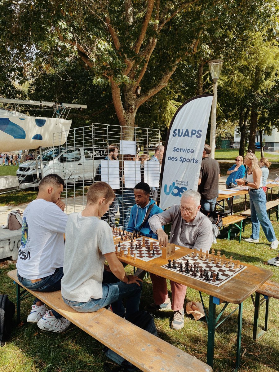 ☀️ Retour sur les Welcome Deiz 2022 sur nos campus de #Lorient &amp; #Vannes ! Une belle fête de rentrée pour rencontrer services, partenaires et associations étudiantes. 🌻
Merci à tous nos partenaires qui se sont déplacés pour l'occasion ! #UBSdeiz #Rentree2022