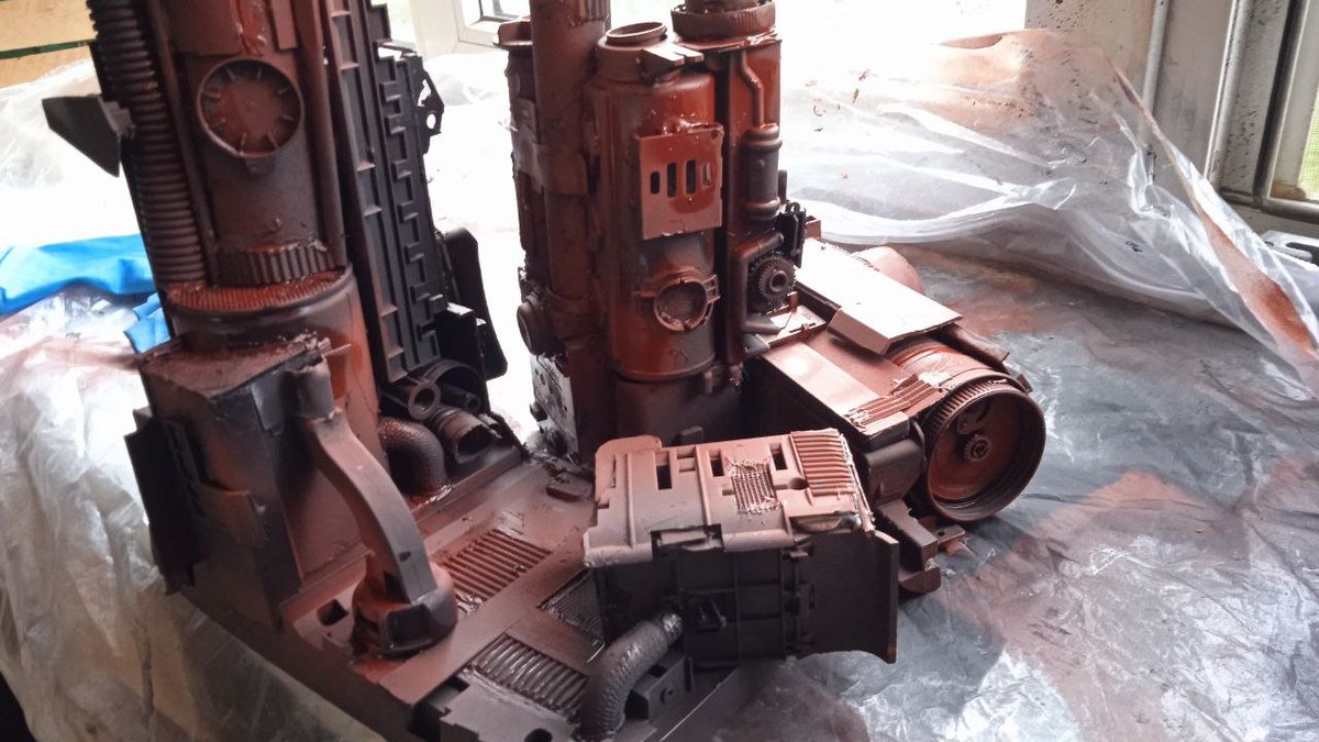 Siginnar's tweet photo. I really like priming. It's rewarding to see how a bunch of colorful junk is unifying together in one tone of black and rust. I will make whole village in this style in progress another 7 buildings.
#DIY #Necromunda #terrain #postapocalyptic #tabletop https://t.co/1T7EcttaFp