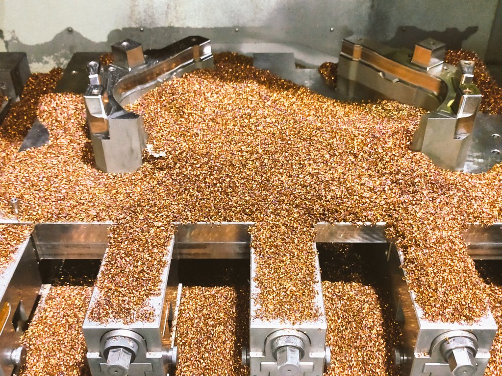 It's full of chips!
#machining 
#machiningcenter 
#sheetmetaldie
#dieandmold 
#manufacturing
