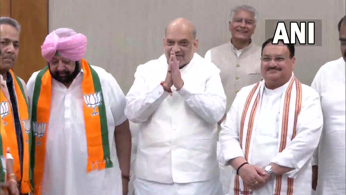 Delhi | Former Punjab CM Capt Amarinder Singh meets Union Home Minister Amit Shah and BJP national president JP Nadda after joining the BJP