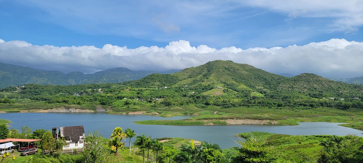 Ldvargas24's tweet photo. El lago de Toa vaca antes de fiona y estos precisos momentos. https://t.co/mZoav4vVBX