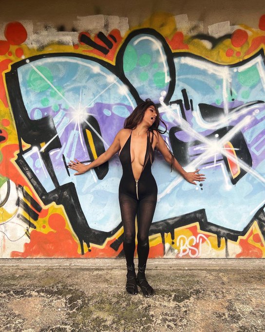 Colourful evening ❤️ https://t.co/WygXwXPLmV<a href="/tag/getwetwithpoonampandey"class="tags"><span>#getwetwithpoonampandey</span></a>