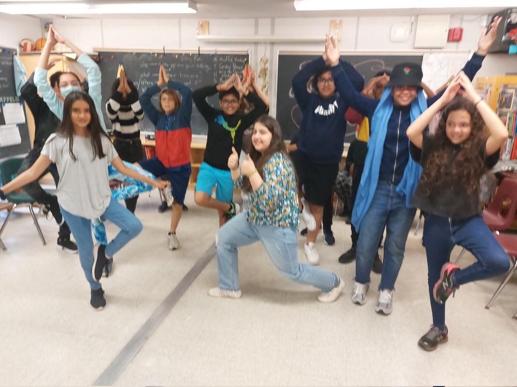 709 striking a yoga pose for Terry Fox Spirit Week! #tsmspride #tsmsterryfox2022