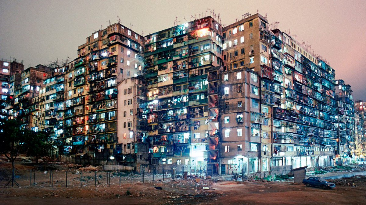 amzwold's tweet photo. The Kowloon Walled City - Once called the World's most densely populated place...🧐
#amazingworld #amzwold #amaxiom #kowloonpark #kowlooncity #kowloonwalledcity #kyoto https://t.co/EsSpCp0nfV