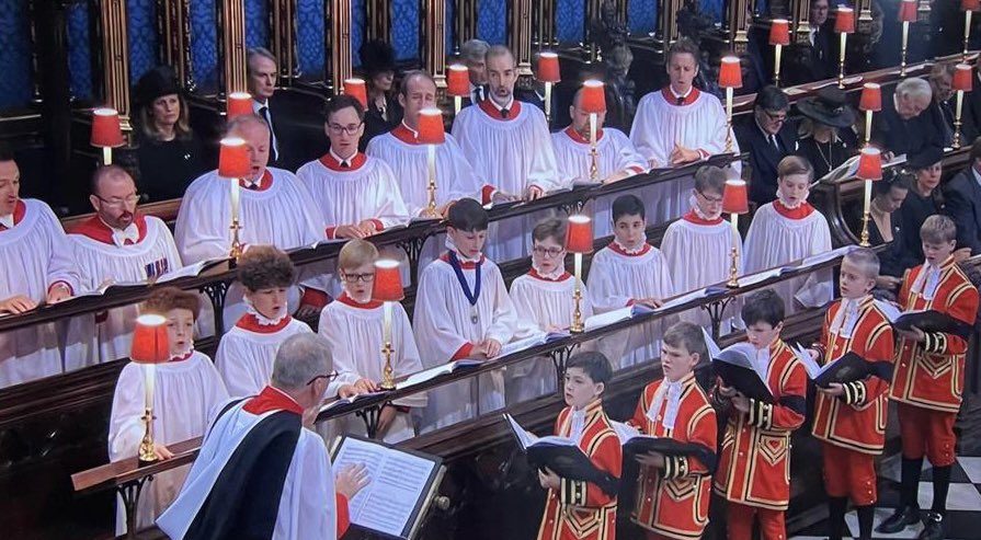 MatthewOwensUK's tweet photo. Humble thanks and congratulations to the @WAbbeyChoir, James O’Donnell, and all in @wabbey for a profound and deeply moving service for Her Late Majesty Queen Elizabeth, complete with great new works by @jamesmacm and Judith Weir. #QueenElizabethII #KingCharlesIII #StateFuneral https://t.co/eWxxyGtC8W