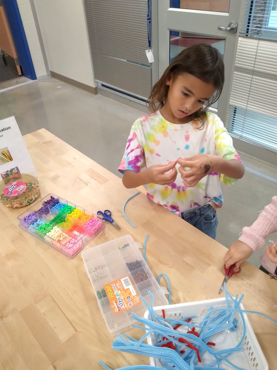 Bulldog_Library's tweet photo. Creativity+cooperation =makerspace https://t.co/SVw18daOmv