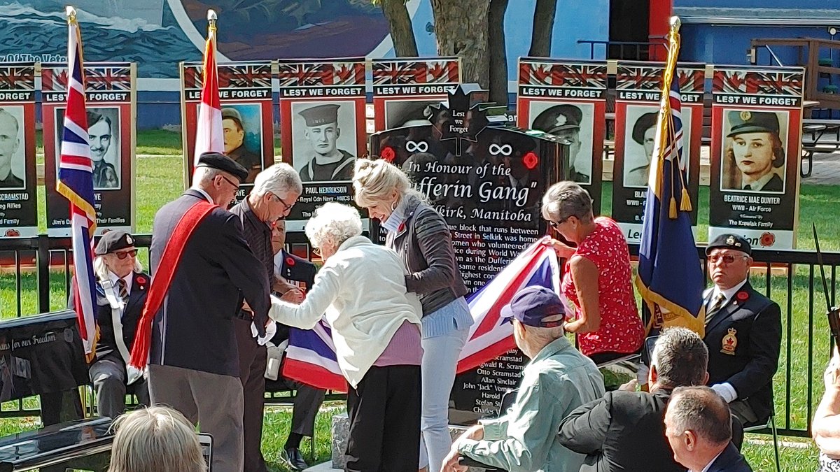 Yesterday, after 9yrs in the making, the Dufferin Ave Gang memorial was officially unveiled. 

31 souls from one small block served in #WWII to defend freedom.  

Thank you to these heroes and the dedicated memorial committee members from a proud City. 

#SelkirkMB #Veterans 🍁