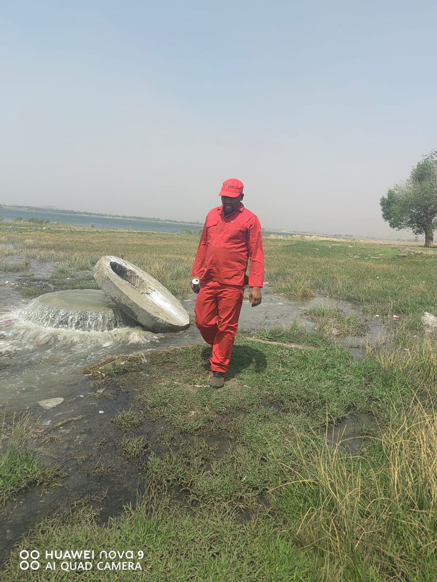 EFFGautengProv's tweet photo. {in Pictures} The Provincial Chairperson of the EFF in Gauteng Cmsr @DungaLeko together with Provincial Deputy Secretary Fighter Bethuel Munyai conducting oversite visit at dlomo dam. Sharpville. https://t.co/KbB7gZJ4OE