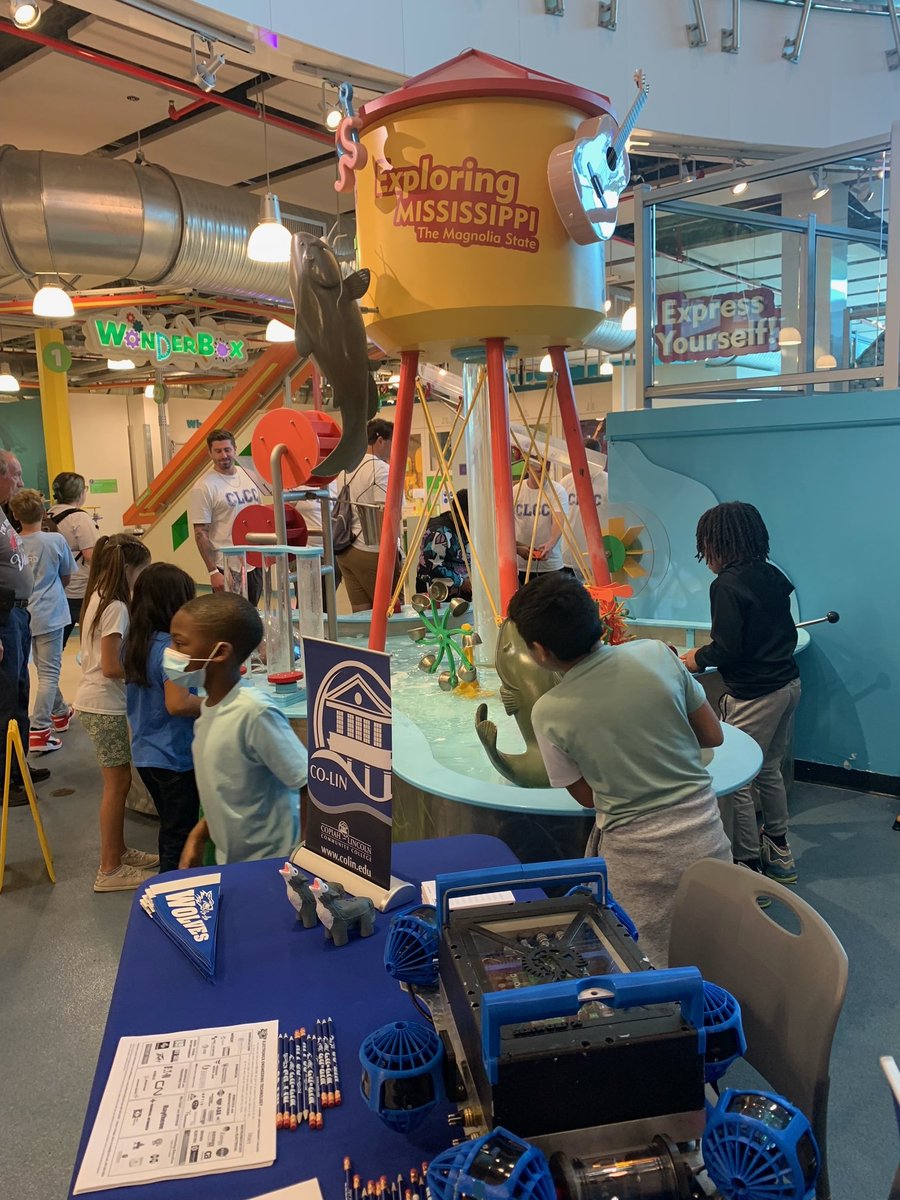 CopiahLincolnCC's tweet photo. Members of the Co-Lin Seawolf Underwater Robotics Engineering team, the Seawolves, participated in Science Fest at the Mississippi Children’s Museum again this year! The robots are always a big hit with the kids! #ChooseCoLin https://t.co/epRZ81faKd