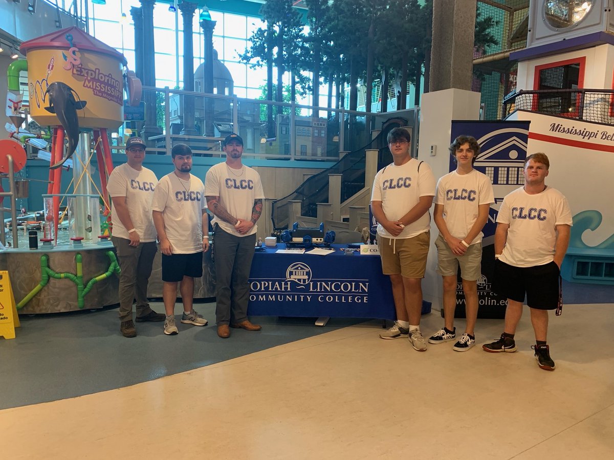 CopiahLincolnCC's tweet photo. Members of the Co-Lin Seawolf Underwater Robotics Engineering team, the Seawolves, participated in Science Fest at the Mississippi Children’s Museum again this year! The robots are always a big hit with the kids! #ChooseCoLin https://t.co/epRZ81faKd