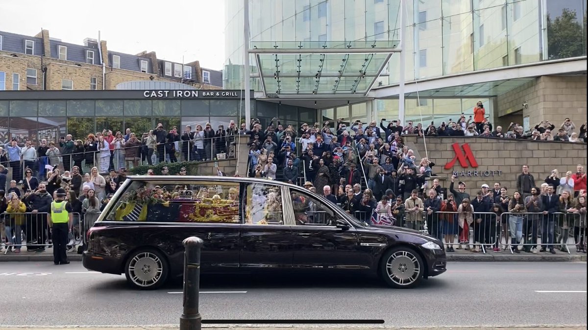 notjaredrussell's tweet photo. 🇬🇧 #queensfuneral https://t.co/IF96eqwITG