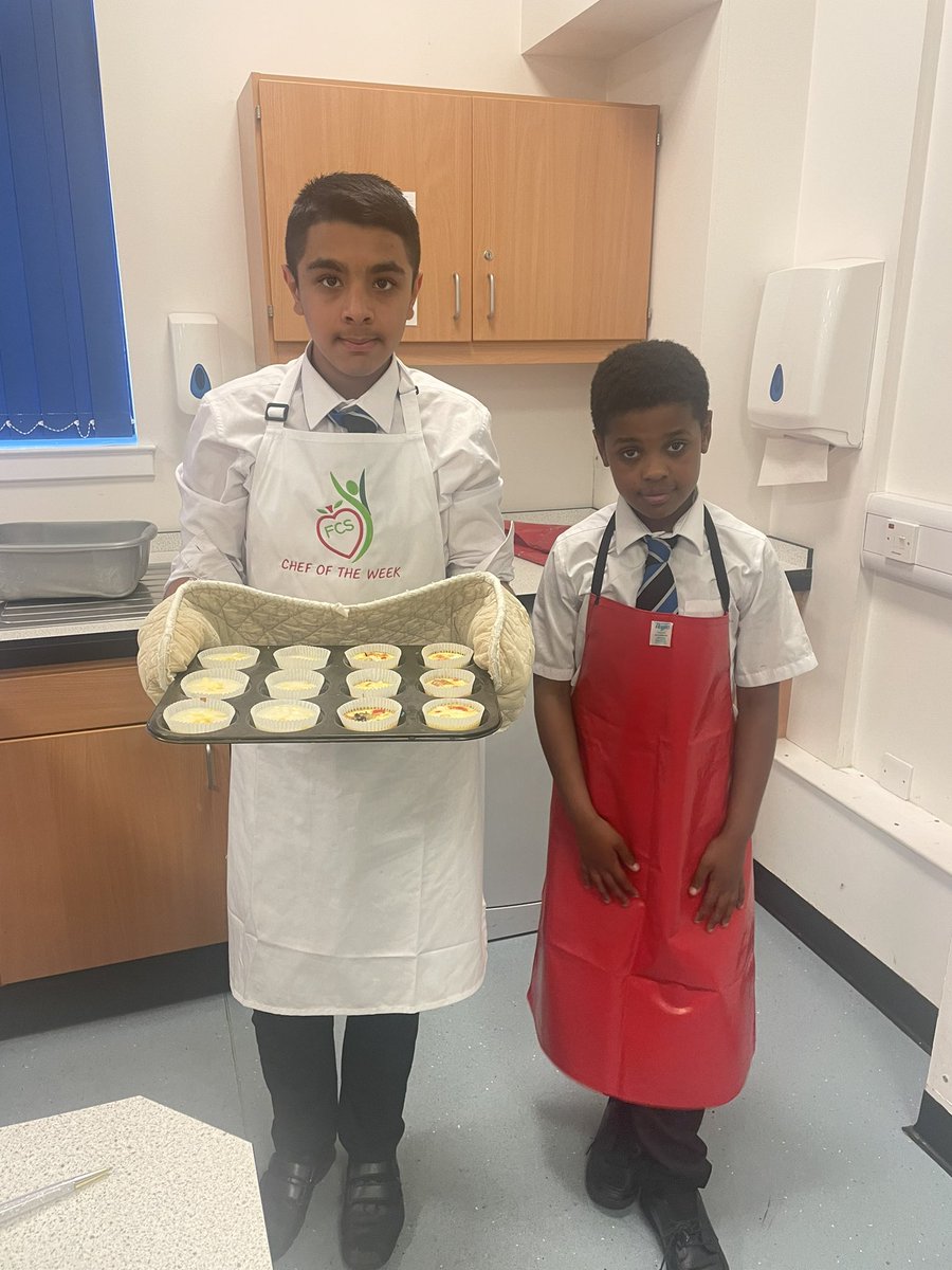 MainJillian's tweet photo. Breakfast egg muffins and my chefs of the week! https://t.co/urtzXWFUMA