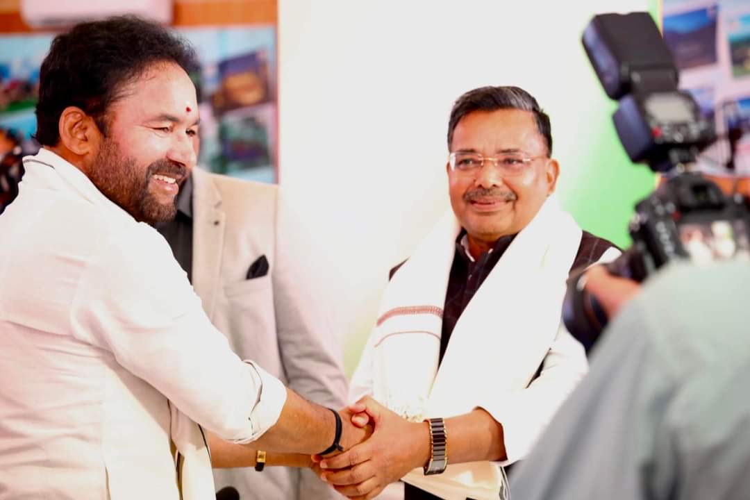 jaiveersingh099's tweet photo. आज केंद्रीय पर्यटन मंत्री माननीय श्री @kishanreddybjp जी एवं मुख्यमंत्री हिमाचल प्रदेश माननीय श्री @jairamthakurbjp जी ने राष्ट्रीय सम्मेलन के द्वितीय दिवस पर स्वागत सम्मान किया।
इस अवसर पर उत्तर प्रदेश में पर्यटन विकास हेतु विभिन्न विषयों पर चर्चा की। https://t.co/okmuKz1vtH