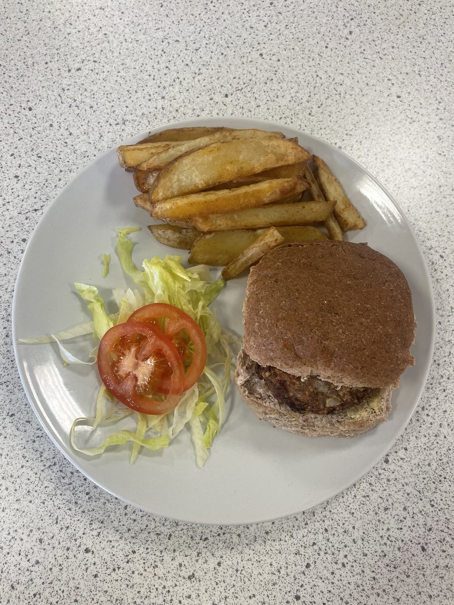MainJillian's tweet photo. Practical cookery have been looking at current dietary advice this week. Our turkey burgers and wedges were a great way to meet those goals! https://t.co/dKrFLUcq9I