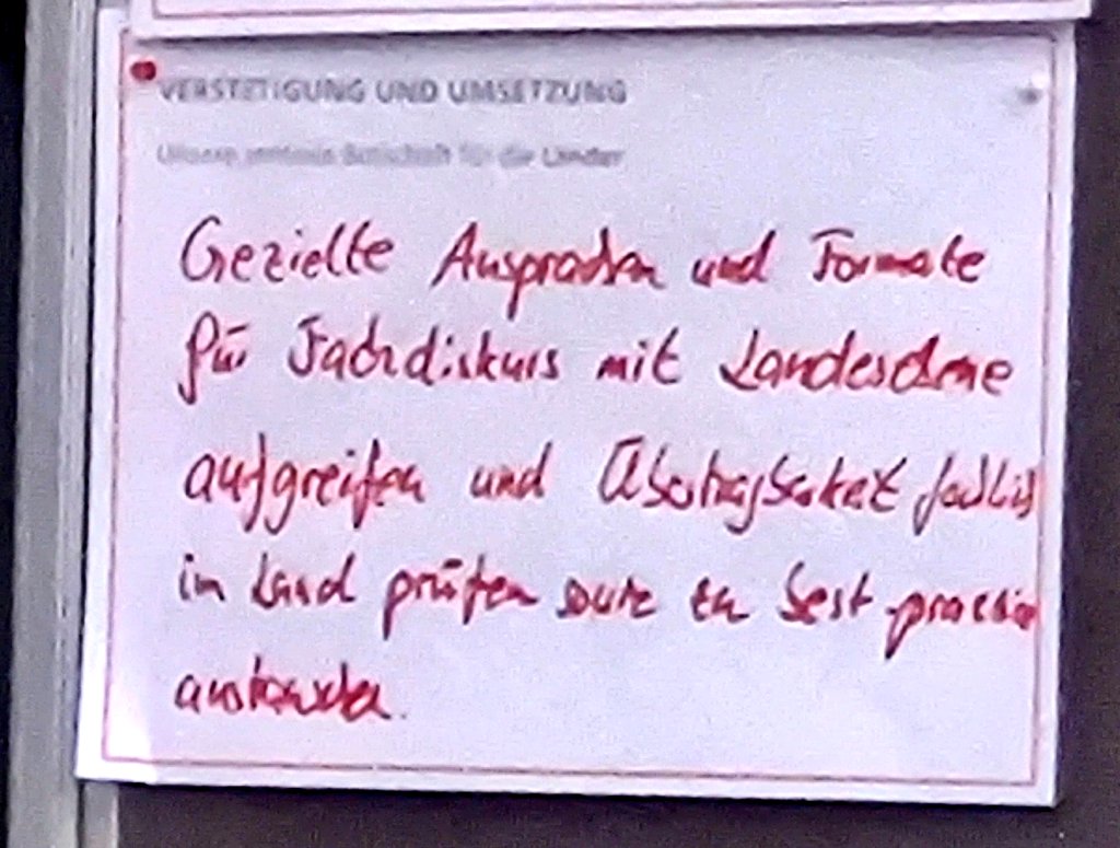 SBartke's tweet photo. Ergebnis unserer Kleingruppe zur Zielgruppe "Länder" #SLP22: @StadtLandPlus- Projekte müssen fachspezifisch und konkret Ergebnisse aufbereiten. Länder sollten Übertragbarkeit prüfen und mit best-practice anderer Länder abgleichen. Viele Potenziale sind zu heben. https://t.co/mKQ4JfC65I