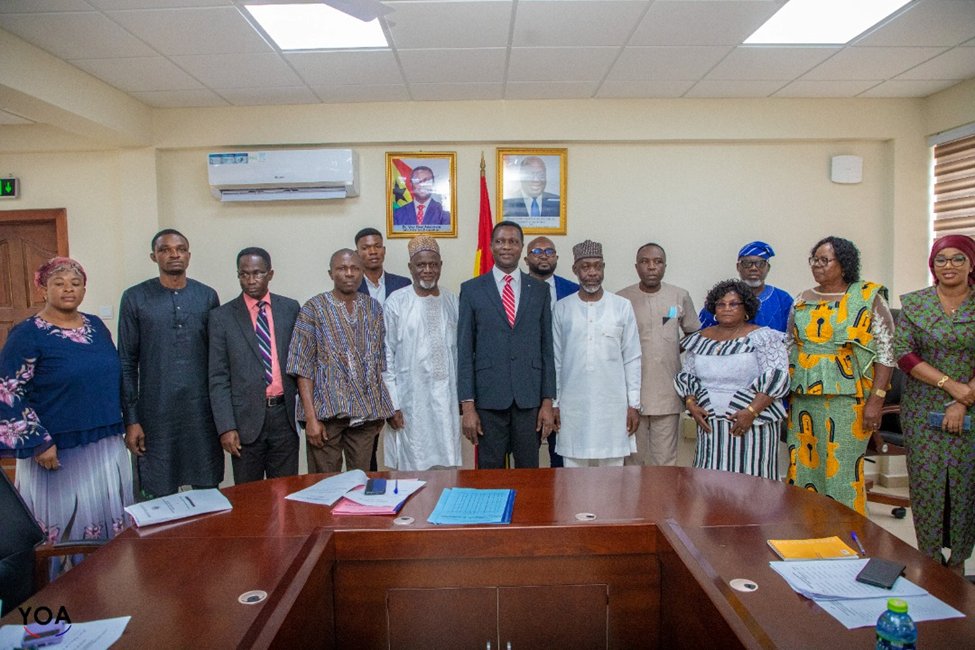 gctuonline's tweet image. The Director of University Relations, GCTU sworn- in as a Council member of NUSRAT-JAHAN Ahmadiyya College of Education
Click on this link  site.gctu.edu.gh/19/09/2022/new…   to read more 
Congratulations Madam!