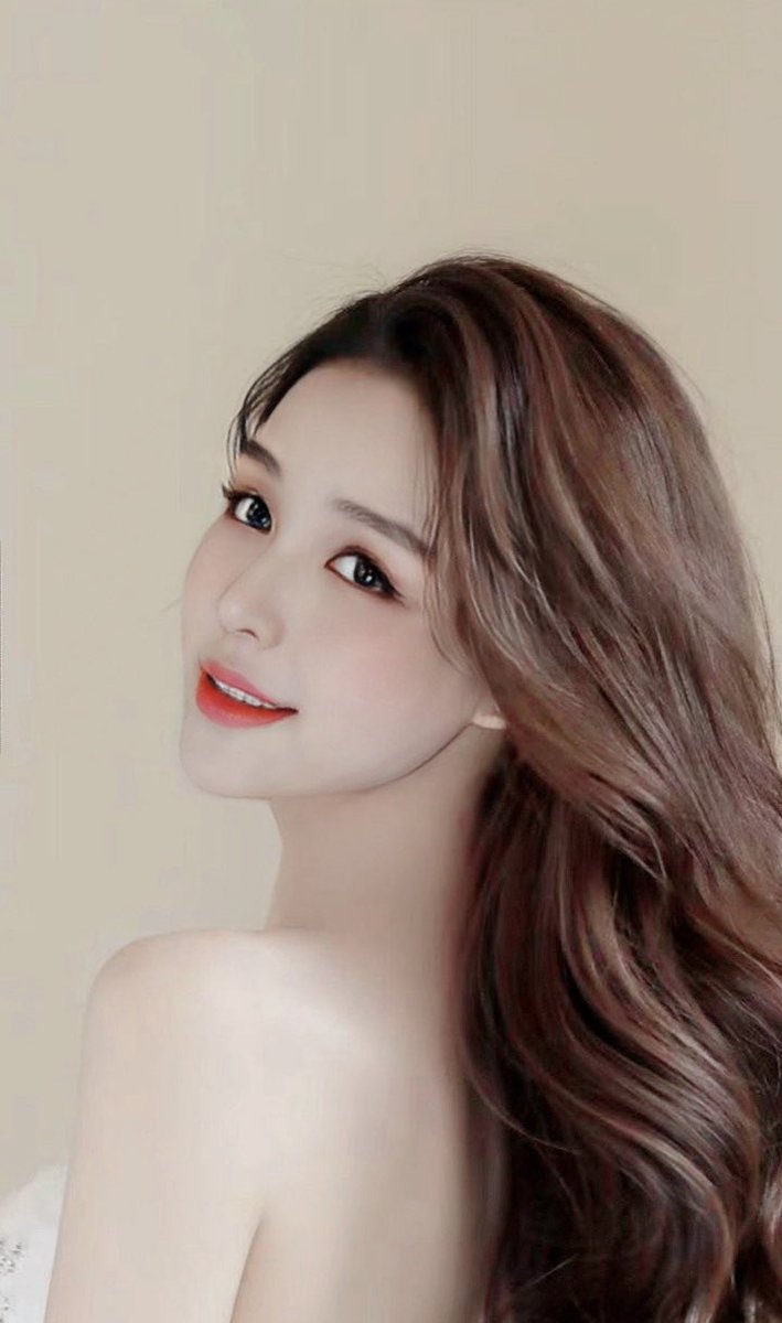 Telquila0105's tweet photo. Mn ơi zalo bé bị bay màu ời . Mn ai quen add lại nhe 😔 zalo new : 0949206778 (Quỳnh Miu) https://t.co/v4Yf93ynor