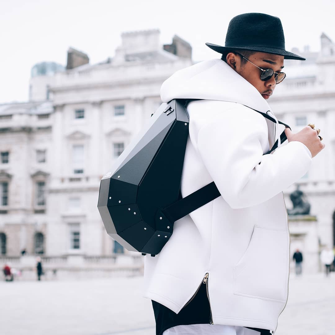 Solid_Gray_Jp's tweet image. Decide on a "stealthy black"  and "crisp white" arrangement.

#バックパック #backpack #solidgray