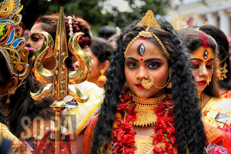 sopaimages's tweet photo. A #model dressed as #HindudeityDurga takes part in a live #makeupevent organized by the Association of #InternationalTechniciansArtists &amp; #Artworkers to #celebrate #UNESCO's recognition of the #Durgapuja #festival in #Kolkata, #India on Sep 18, 2022. 📷 Avishek Das https://t.co/U5UPWvQ8Th