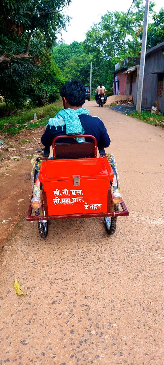 CCLRanchi's tweet photo. #TeamCCL distributed ten battery-operated motorised tricycles to Divyangs in Amrapali- Chandragupt area.
The distribution was done in presence of the Honourable MLA Simariya, Shri Kishun Kumar Das.
#CclCsrInitiative. https://t.co/OZYcYna4qr