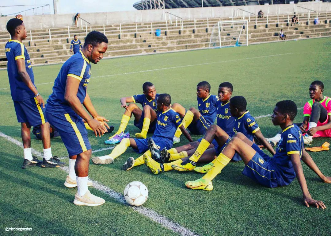f8ballersafrica's tweet photo. #PrimeTeam vs #PrinabsFA
πΈ @MichealFayemi
#football #soccer #grassroots #footballacademy #footballplayers #WeAreChampions
WE ARE CHAMPIONS πβ½π https://t.co/16EjQIcobx