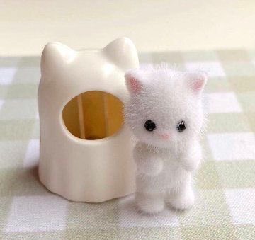 roughblushs's tweet photo. kitty ghost https://t.co/aF7CgFnpqF