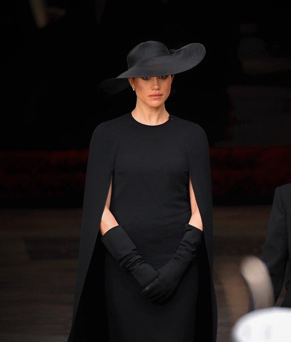 jakeisbaetho's tweet photo. Meghan Markle is all beauty and class. She is the moment #MeghanMarkle #queensfuneral https://t.co/nyhR0LuD52