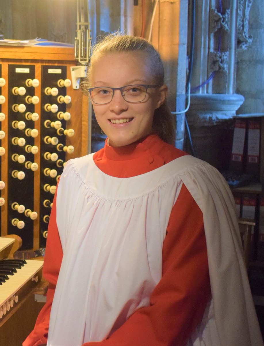 A little shoutout to @mjr_organist who has just started as organ scholar at St George’s Windsor and is playing some of the music before the service this afternoon. Is this the first time a female organist has played at a state occasion? Quite possibly ❤️ #PlayLikeAGirl