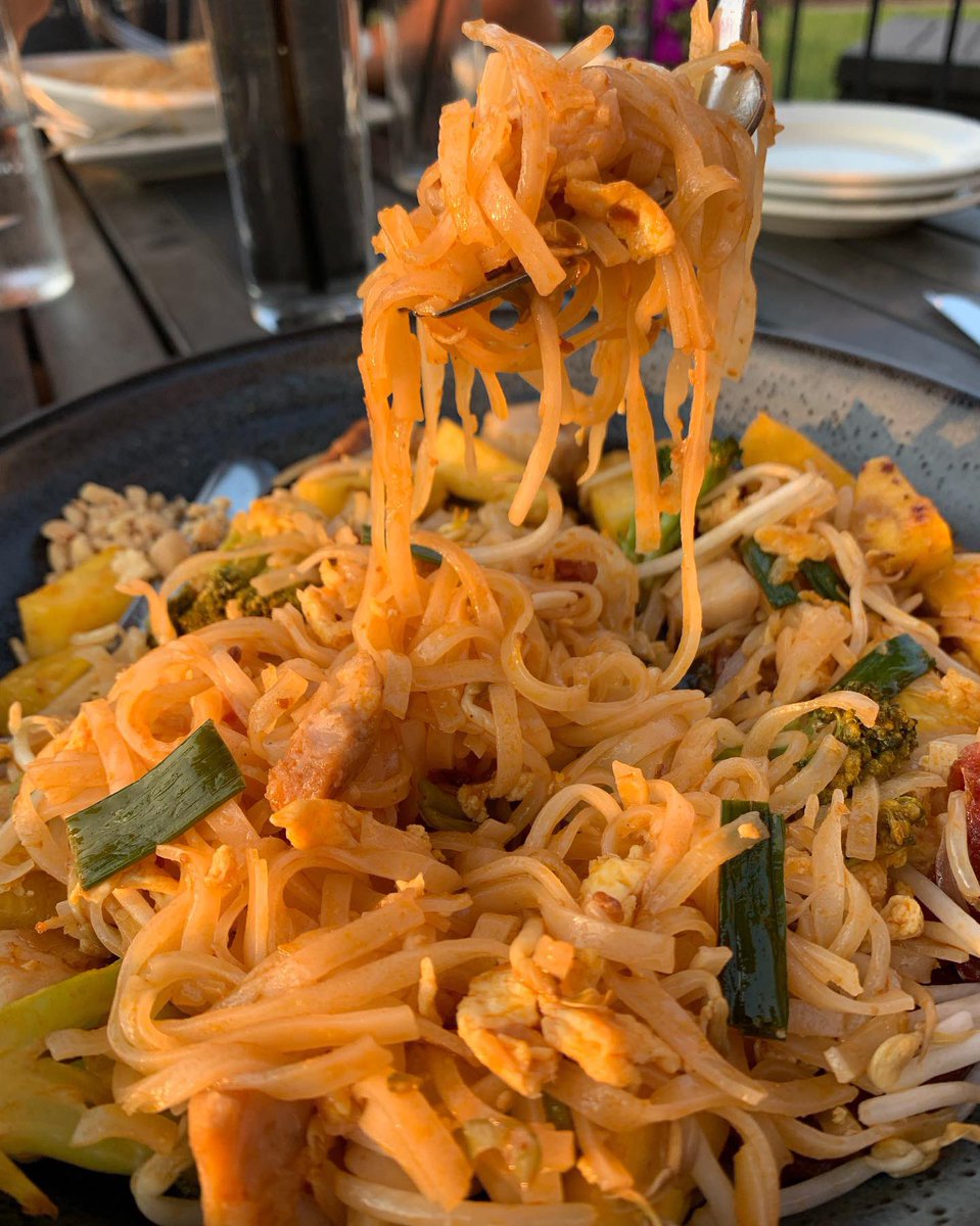 kendalconrad's tweet photo. Teaming up with my friends White Orchids Thai Cuisine to give y’all the chance to win a $50 gift card 😍 Click here to enter: https://t.co/ipENfDtcMk https://t.co/ObUUbfaiqT