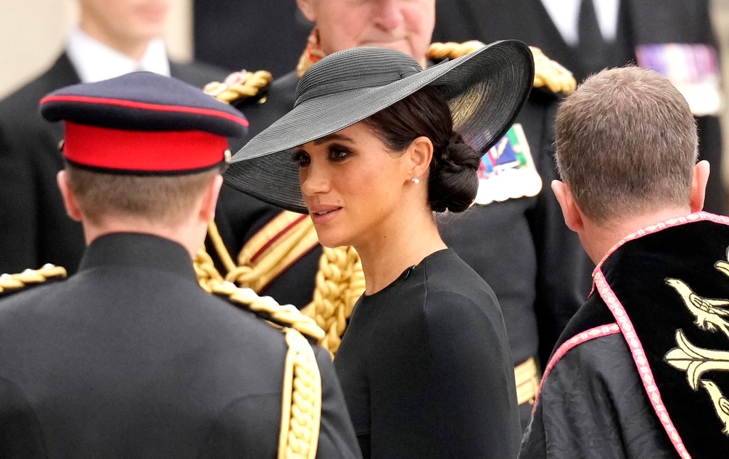 Meghan, Duchess of Sussex arriving earlier today to the state funeral of Queen Elizabeth II

📸: harry_meghan_daily via instagram